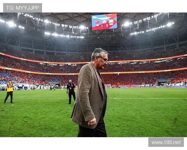 马德兴：18强赛9支换帅成功案例 国足为何不敢考虑更换伊万